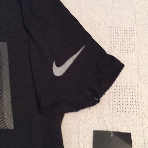 Nike women’s top - Picture 4 of 8